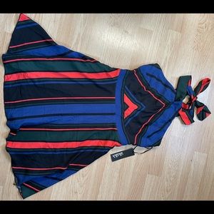 Lulu’s NWT dress size Small sleeveless tie neck